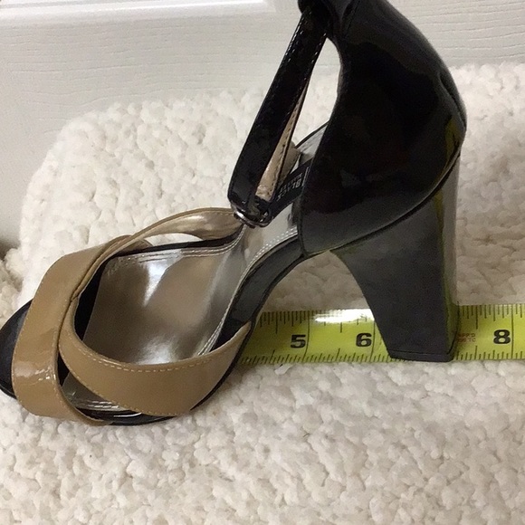 WHBM TAN/BLK PATENT MARY JANE 6M - Picture 7 of 8